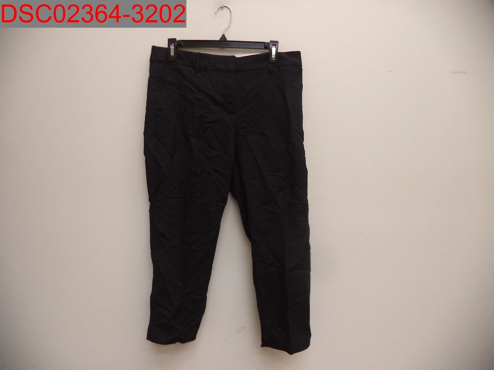 NWT - Loft Petite Women's Black Riviera Slim Capri Pants, Size 10P 32775389
