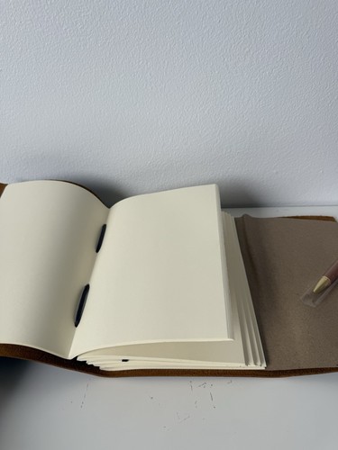 Leather Bound Journal for Men and Women, A5 Handmade Includes Pen Gift Set - Picture 6 of 10