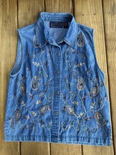 Vintage Life Style Women's Denim Floral Embroidered Vest Size Medium 100 cotton