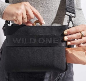 Wild One Dog Treat Pet Training Crossbody Fanny Pack Poop Bag Dispenser