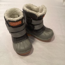 Toddler Winter Boots- Cat and Jack Size 5.