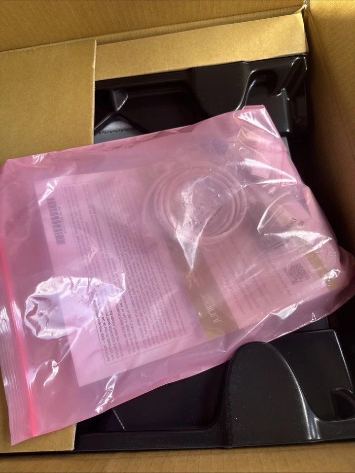 Juniper Networks EX2300-48P JNP EX2300 Switch - Image 4 of 4