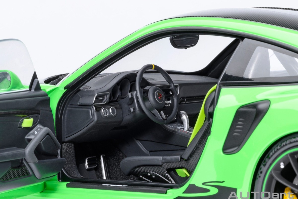 Autoart Porsche 911 (991.2) GT3 RS Weissach Package Lizard Green 1