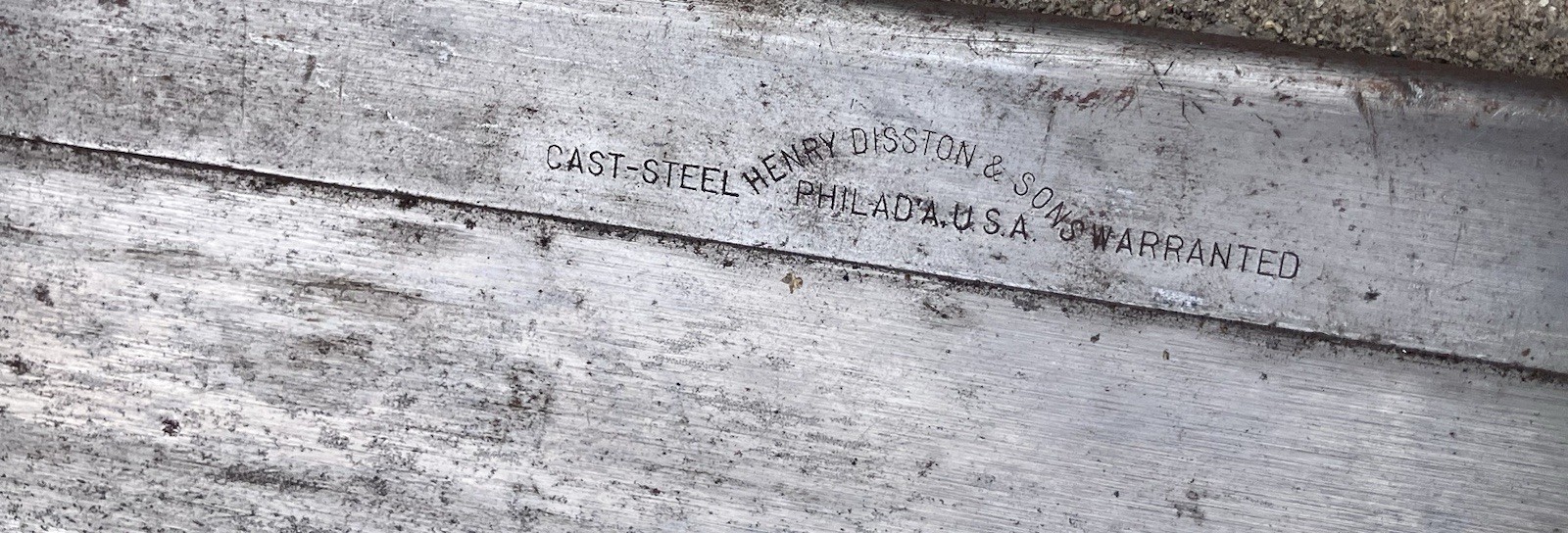 Vintage Lot Of 11 Disston Hand Saws, 3 Misc Saws & Vintage Hip Roof Toolbox