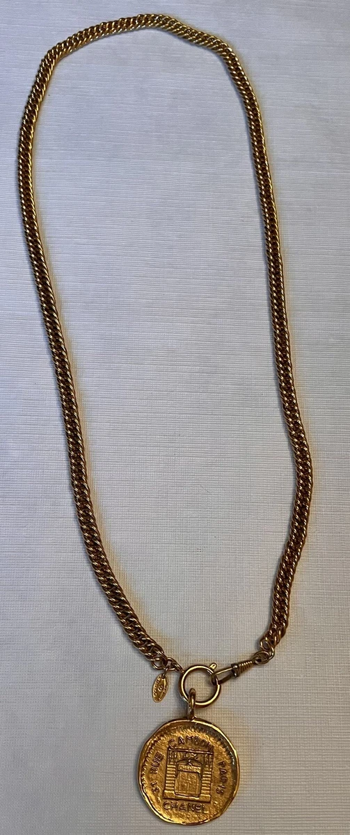 RARE 'CC' Medaillon Necklace | Authentic & Vintage | ReSEE