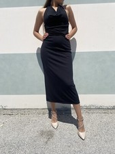 Abito Semi Lungo Nero Con Collo Gala E Schiena Scoperta