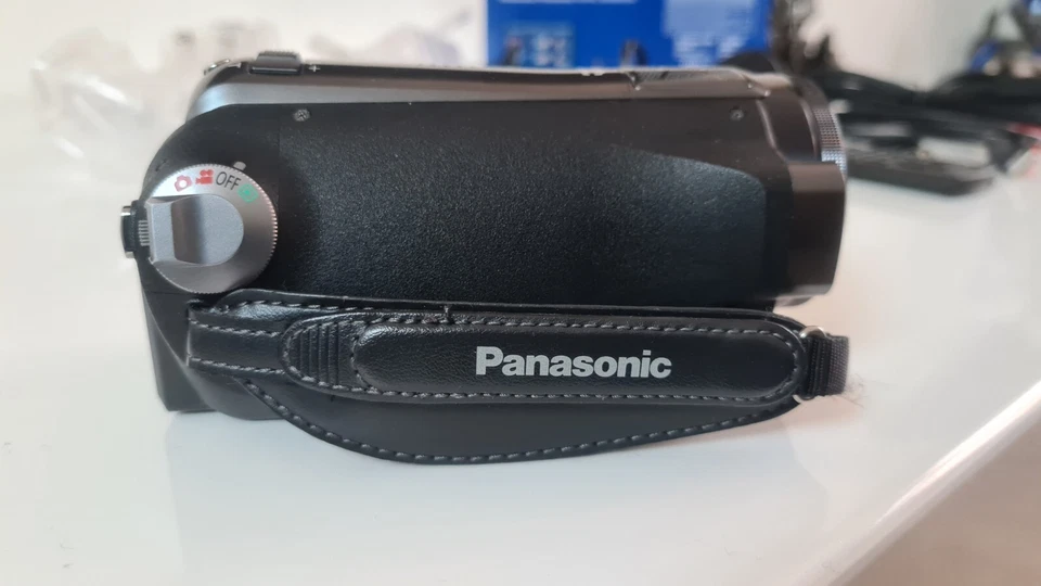 Panasonic HDC-SD200 Camcorder - NEW - Image 3 of 4