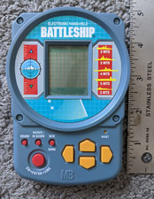 VTG 1995 MILTON BRADLEY HANDHELD PORTABLE GAME BATTLESHIP TESTED WORKING LCD