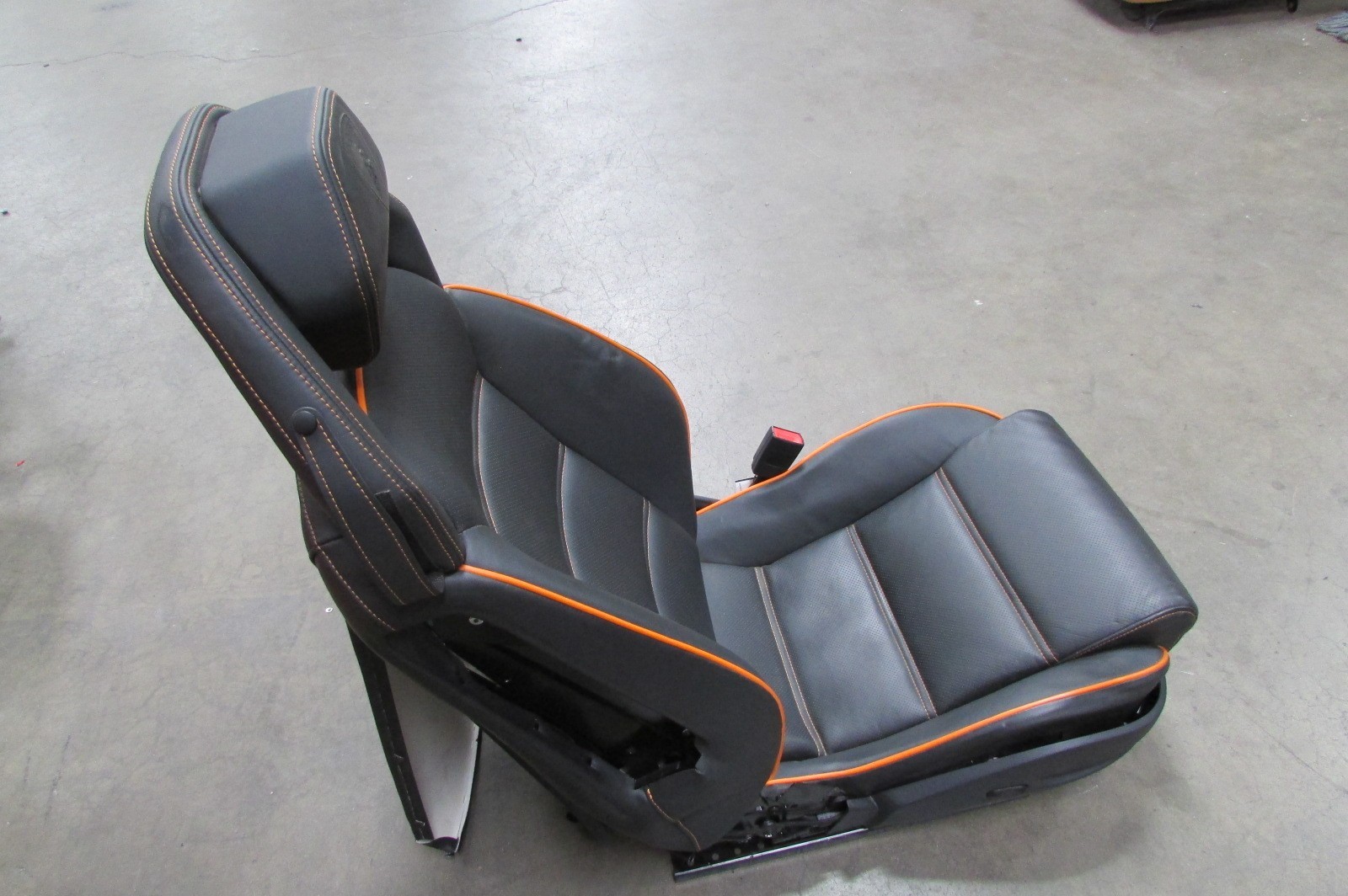 Lamborghini Gallardo LP550, RH Front Seat, Black,Orange Stitching, 400881004G