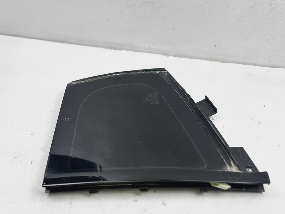 KIA Stinger 2018-2021 Left rear Rear vent window glass 83573-J5000 - Image 3 of 4