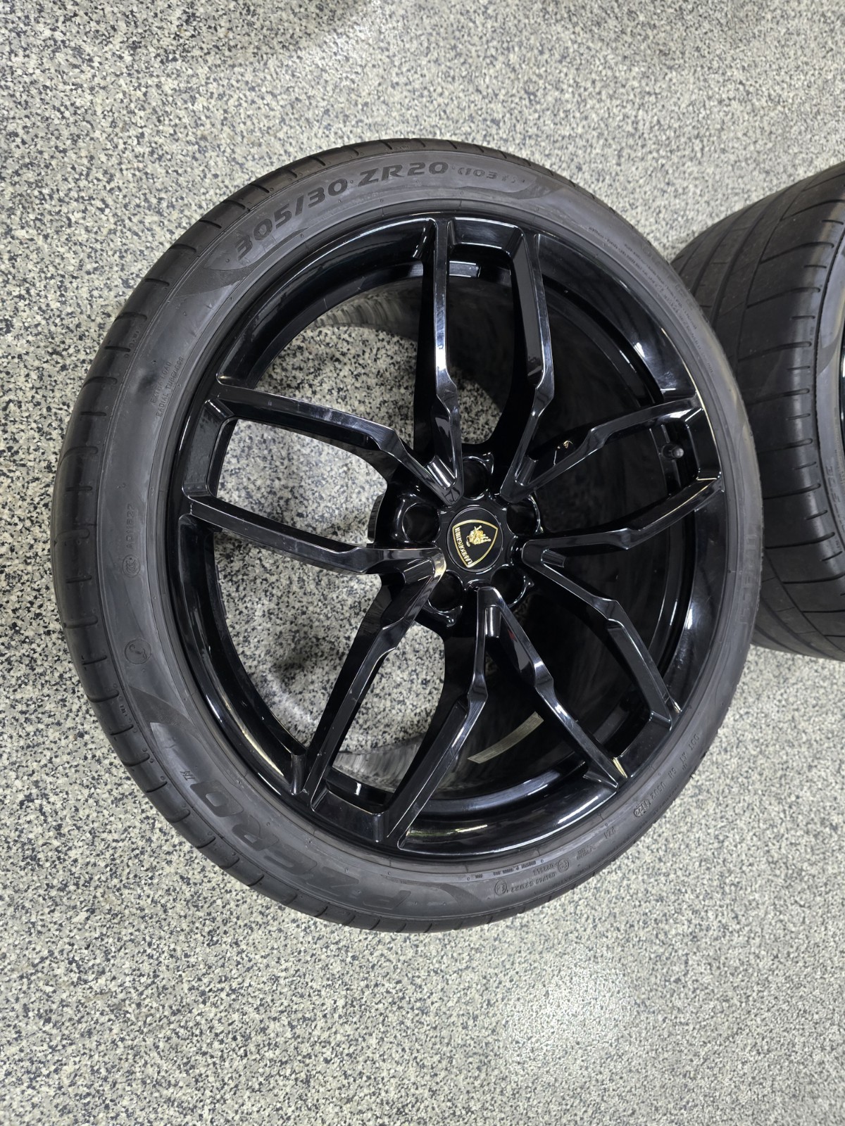 Lamborghini Huracan 2021-2022 Left Wheels Set Black