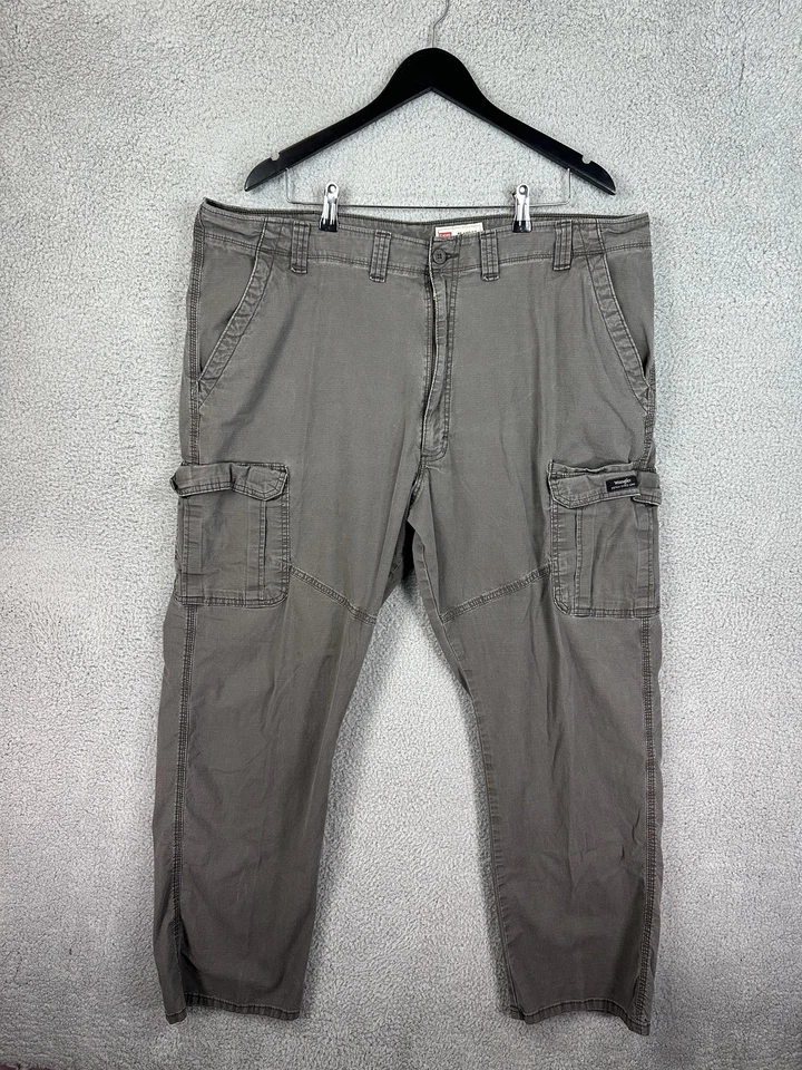 Pantalones cargo Wrangler para hombre 44x32 gris calce relajado elásticos utilitarios informales trabajo hombres Foto 2 de 4