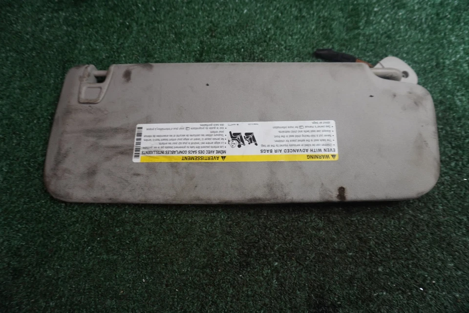 Viseira solar 2010 2011 2012 2013 GMC YUKON 1500 DRIVER SIDE LEFT FABRICANTE DE EQUIPAMENTO ORIGINAL 1 peça 35703 - Imagem 4 de 4