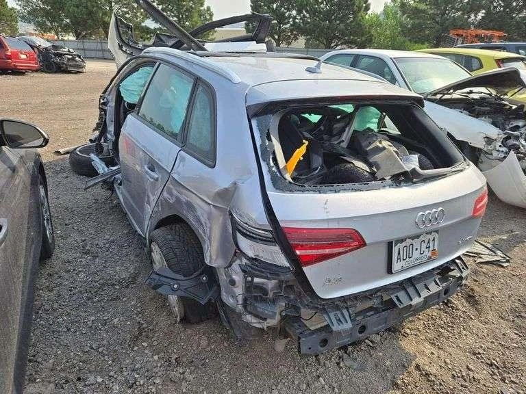 Used Left Sun Visor fits: 2017 Audi A3 w/illumination Left Grade A - Imagem 2 de 4