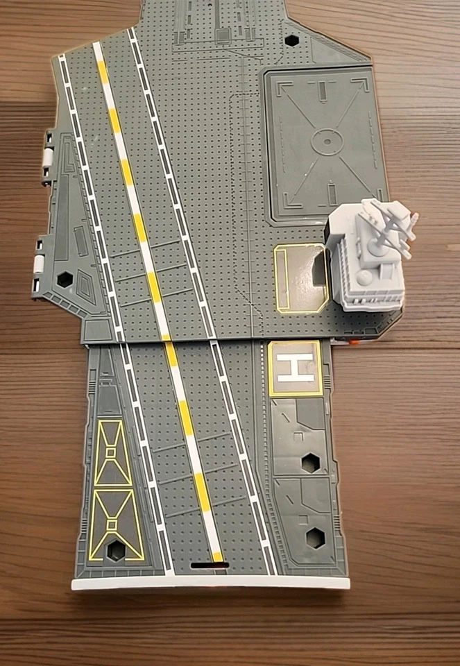 Portaaviones Matchbox Top Gun Maverick 2020 Mattel GNN28 Foto 3 de 4