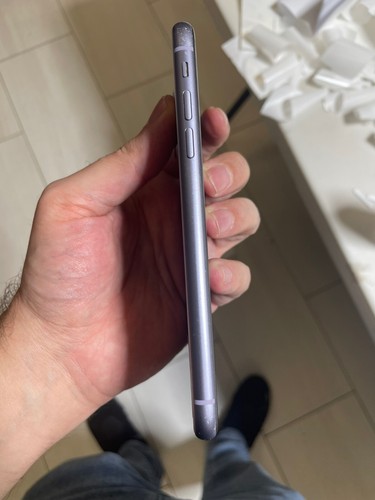 Apple iPhone 11 - 256 GB - Purple (Unlocked) Heavy cosmetic wear C stock - Picture 5 of 6