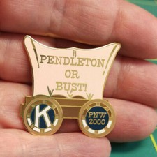 Kiwanis club lapel pin 2000 Pendleton or Bust! with covered wagon PNW 2000