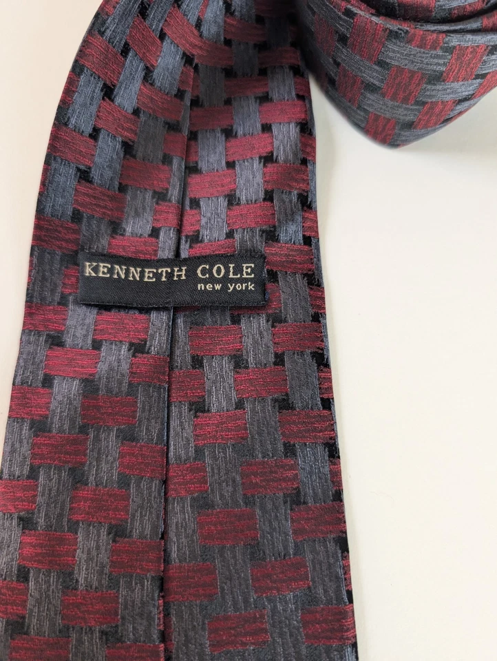 Kenneth Cole New York Men's Woven Silk Tie Red Gray Checkered Pattern - Изображение 2 из 3