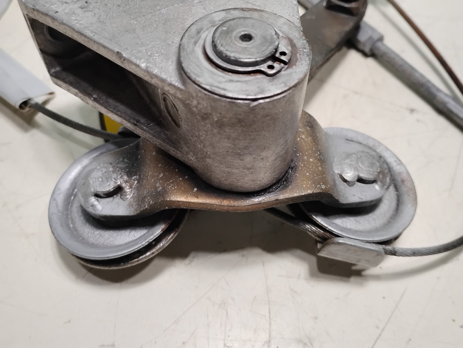 Ferrari 308 Emgency Brake Mounting Support_Pulley Assembly_106415_105782_104006