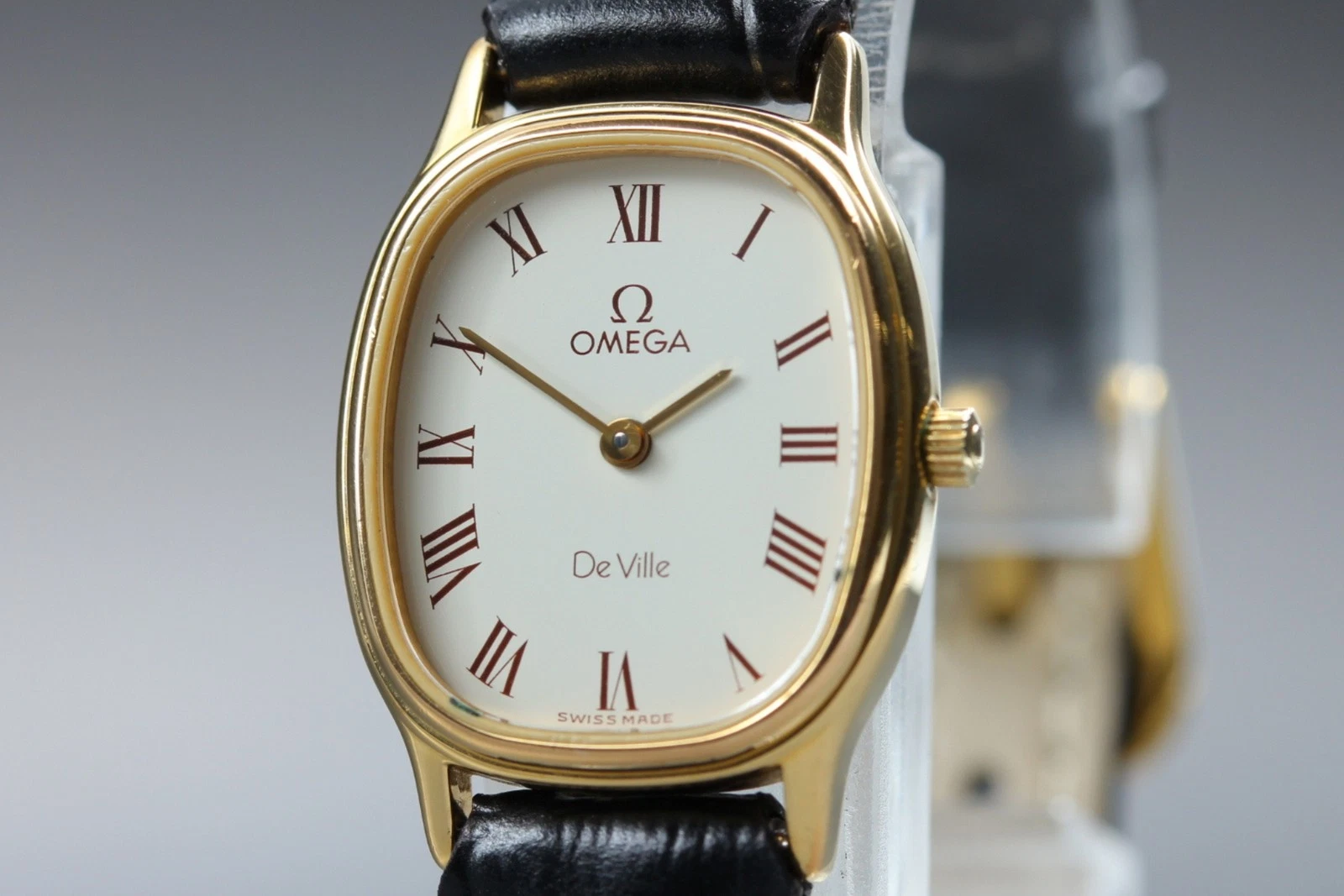 Omega — Vintage 1986 *Near MINT* OMEGA De Ville Cal.1455 Roman Round Quartz Womens Watch