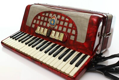 Accordion Crucianelli 120 bass (child/lady size keyboard 18