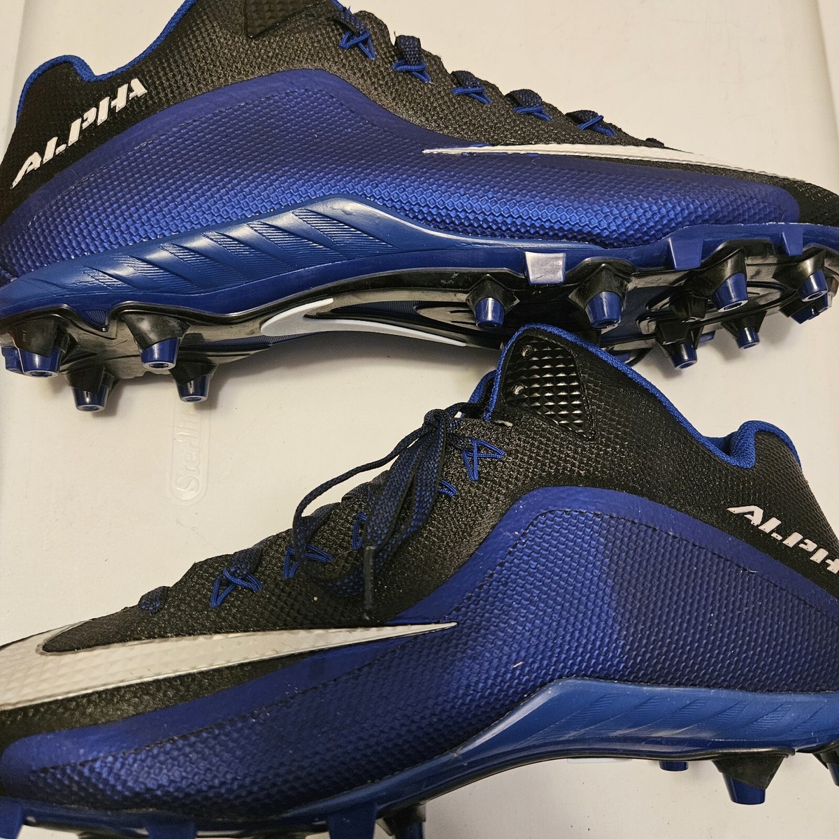 size 14 wide mens football cleats