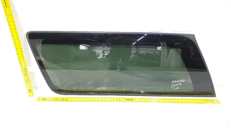 2000 2001 2002 Chevrolet Suburban 2500 OEM Left Rear Quarter Glass - Image 3 of 4