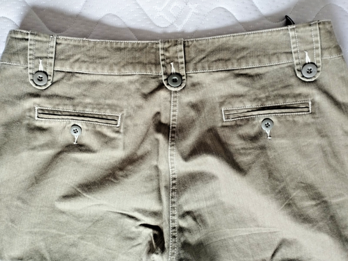 Boden Shorts Womens Size 14 Khaki 3/4 Length 100% Cotton Pockets WM215 Hong Kong - Picture 11 of 13