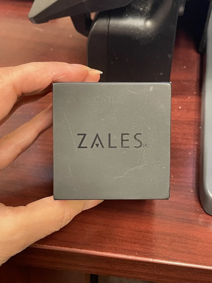 1/6 CT. T.W Diamond Three Stone Promise Ring in 10K White Gold - Image 4 of 4