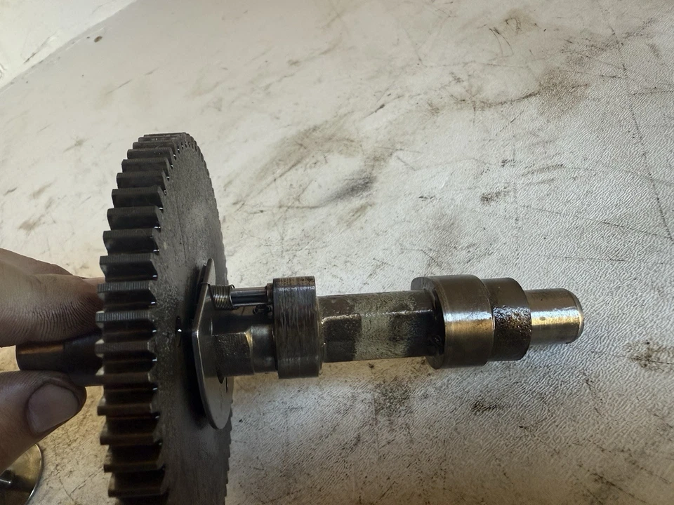 Tecumseh OH120 OH140 OH160 HH100 HH120 Camshaft W/ Lifters & Governor Gear - Image 3 of 4