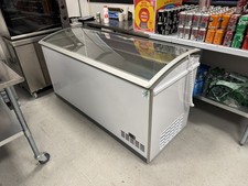 Novum 601L  Freestanding Chest Freezer - White - Used