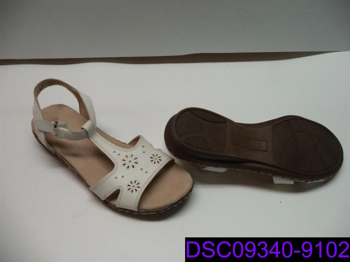 Size 8.5 Women Sandals Soul Naturalizer Brio Flat White