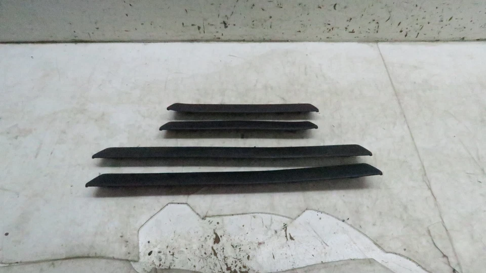 Комплект из 4 оригинальных потертостей на пороге двери для Toyota Prius 2012-2014 годов выпуска 6791147030 - Изображение 3 из 4