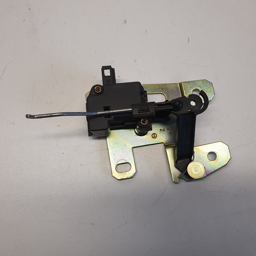 Actuador parabrisas trasero VW Touareg 2005 7L 2.5 R5 TDI 7L6827425 - Imagen 2 de 8