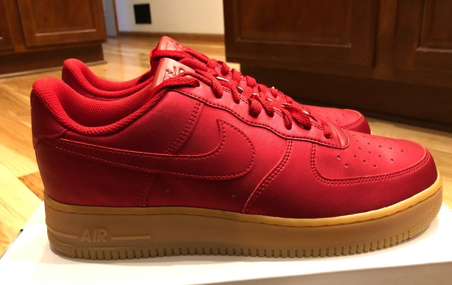 Metallic Red Gold Gum Bottom DQ8124 991 
