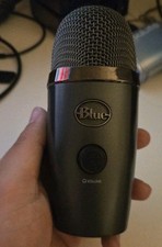 Blue Yeti USB Condenser Microphone Cardioid, Headphone Jack, Volume, Black