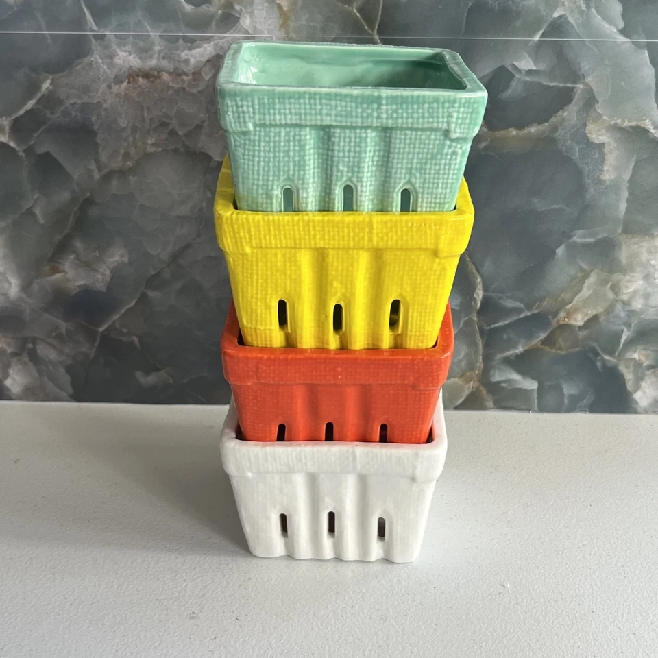 Creative Co-op Cerámica Bayas Cestas Frutero 4x 3” Juego de 4 Multicolor Foto 2 de 4