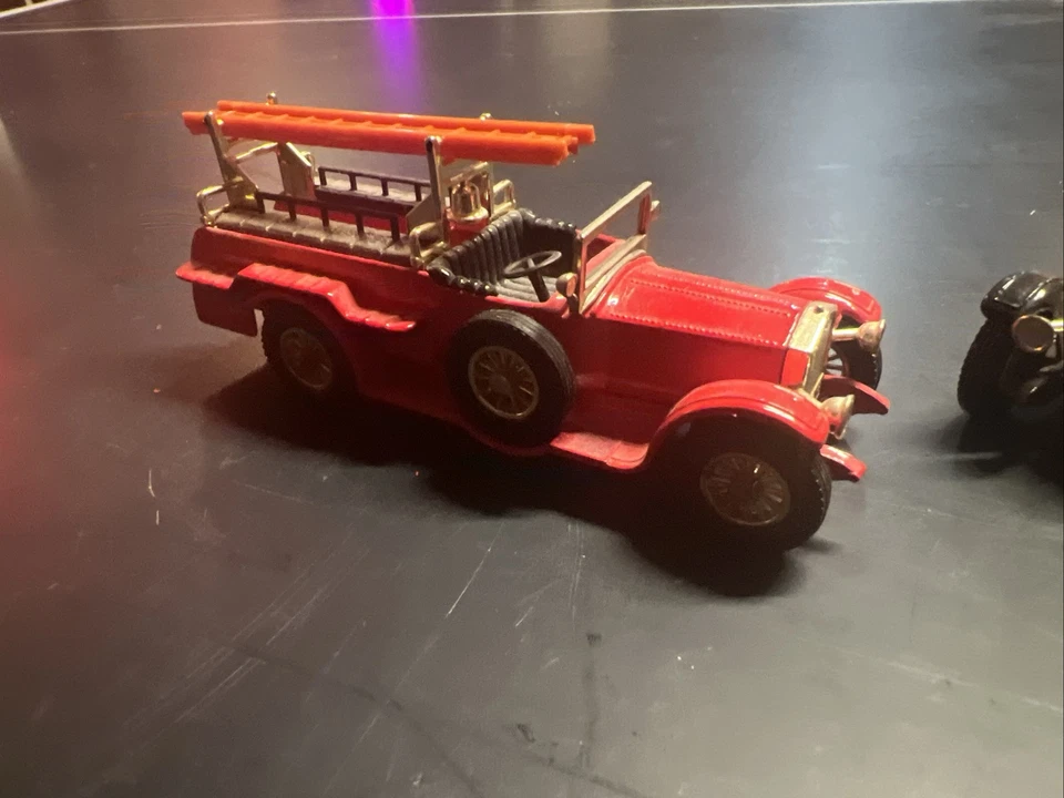 (2) Matchbox Lesney 1935 Auburn 851 Speedster Y-19 England 1979 With Rare Ladder - Image 2 of 4