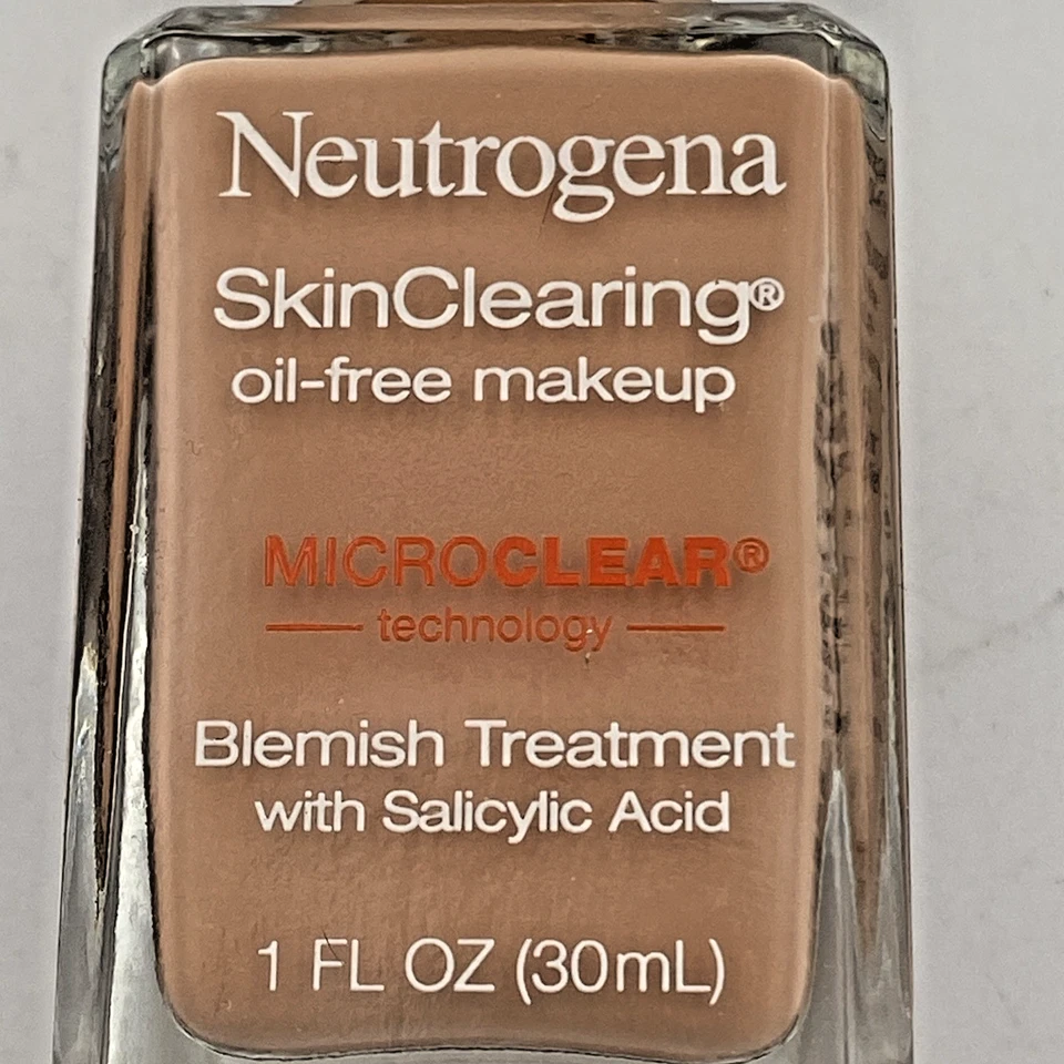 Neutrogena SkinClearing Oil-Free Makeup #50 Soft Beige Blemish Treatment - Image 2 of 4