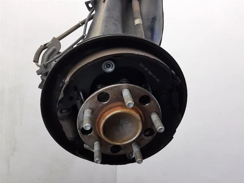 Jeep Patriot 2016 OEM pasajero husillo trasero nudillo Foto 2 de 4