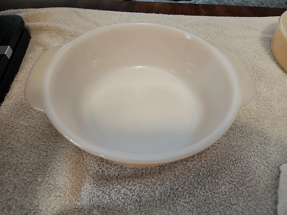 Peach Lustre Anchor Hocking Fire King Casserole Dish With  Lid 1.5 QT - Image 2 of 4