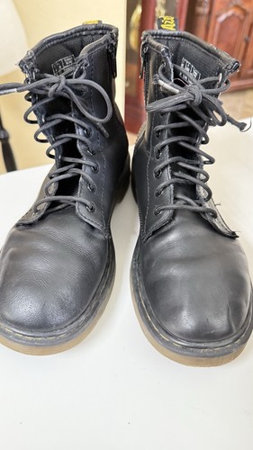 Dr. Martens Delaney AW004 Black Leather Side Zip Boots 36 Size 4 Men - 5 Ladies - Picture 2 of 9