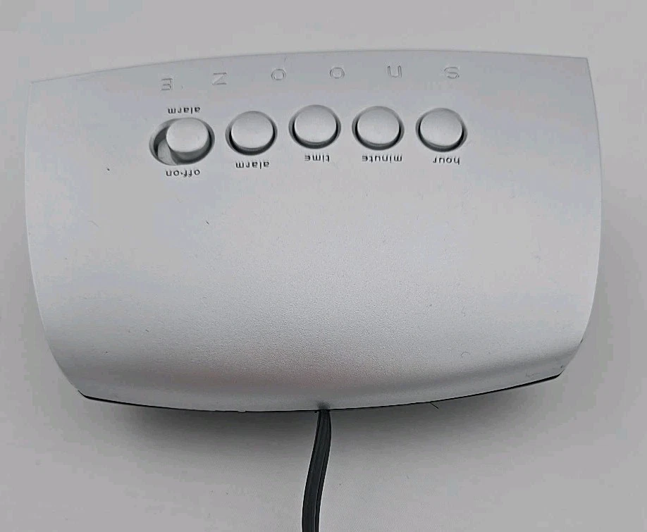 Reloj despertador digital de escritorio Equity by La Crosse LED 0,9" azul modelo 75903 Foto 4 de 4