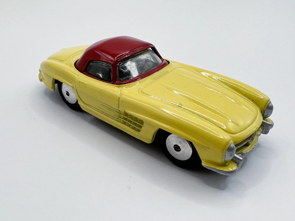 RARE VINTAGE CORGI TOYS 304S MERCEDES BENZ 300SL HARDTOP ROADSTER REPAINTED - Image 4 of 4