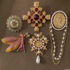 Exquistie Women Vintage Pearl Brooches Pins Enamel Elegant Corsage Temperament