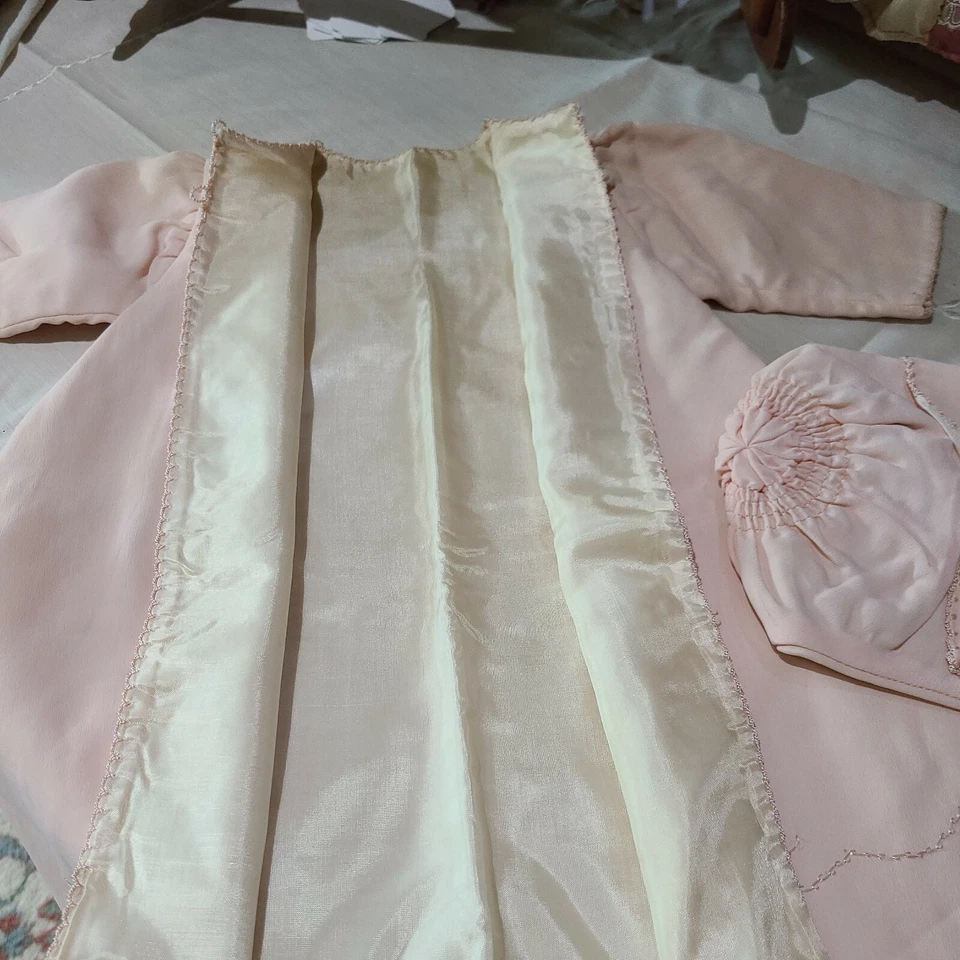 ВИНТАЖНЫЙ ♡ 1940-х ♡ ребенка розовый крещение пальто куртка с шляпой ♡ 19» длиной - Изображение 2 из 4