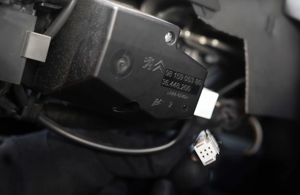 PSA Peugeot Citroen Opel 2011 and Up Steering Lock Emulator Simulator With Lock - Image 4 of 4