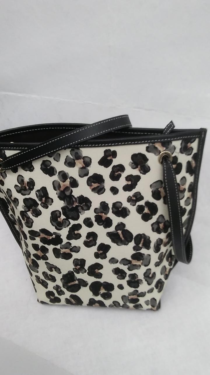 Handbag Model Allover Pattern Design FEEL AND TAS… - image 2