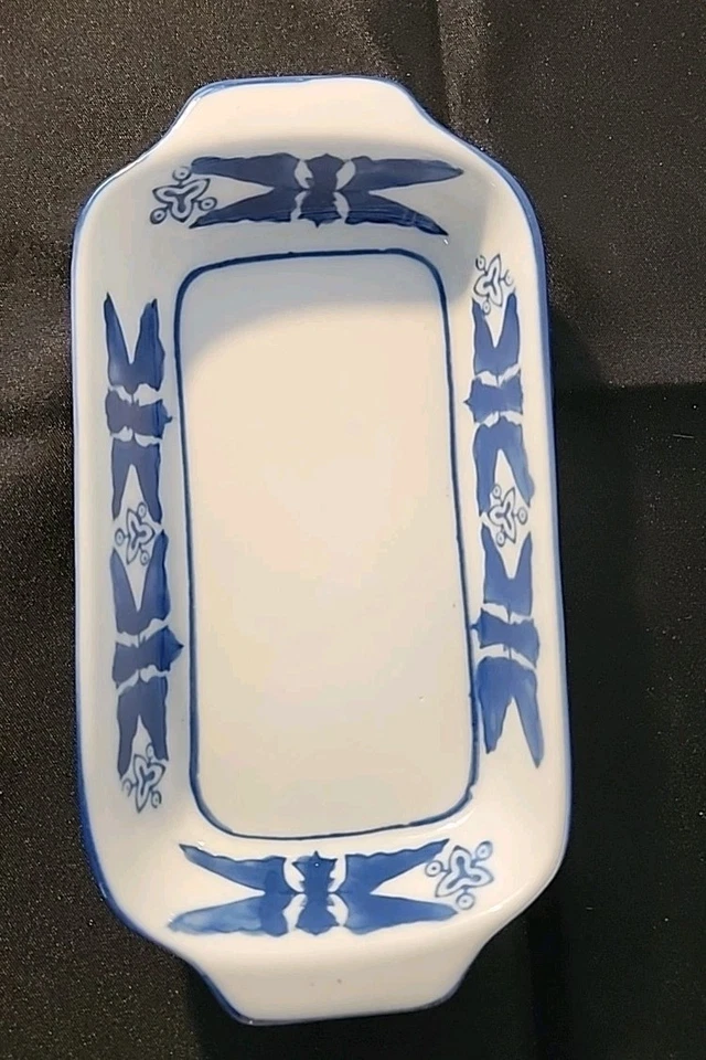 Plato de mantequilla azul y blanco Chinoiserie Foto 2 de 4