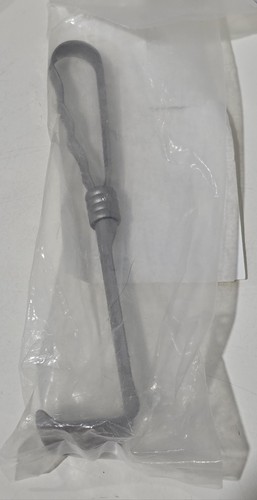 Symmetry Codman 50-4122 Richardson Retractor Large, Blade 1.5X1.75" (3.8X4.4CM) - Picture 4 of 4